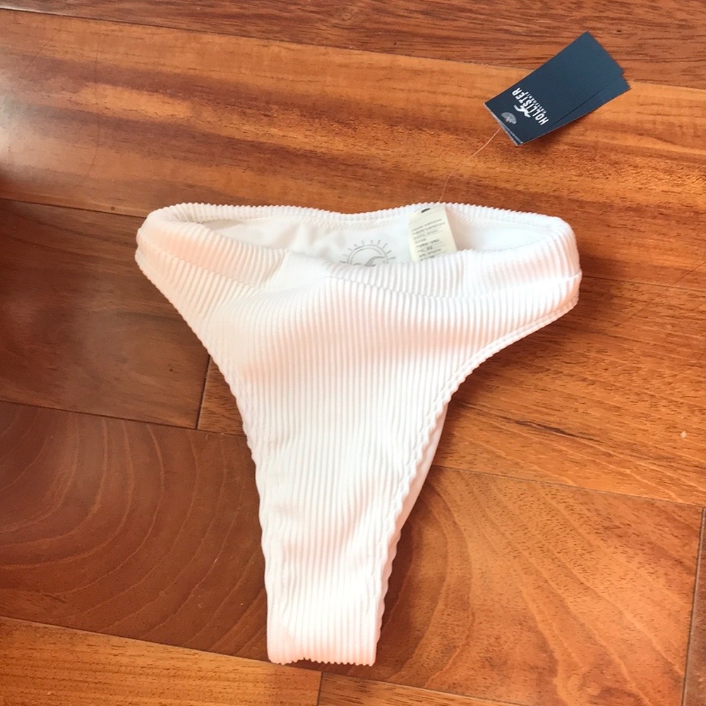 HOLLISTER CHEEKY BIKINI BOTTOMS